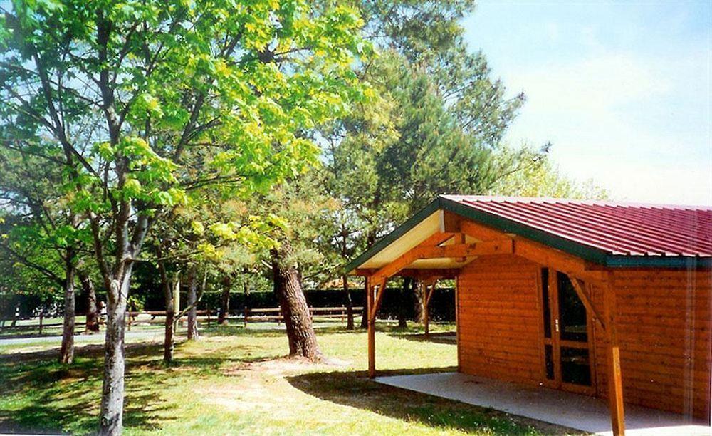 Hotel Domaine Du Pignada Boucau Exterior foto