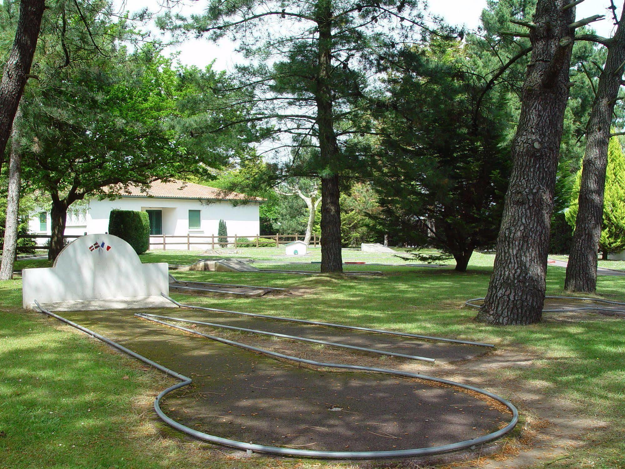 Hotel Domaine Du Pignada Boucau Exterior foto